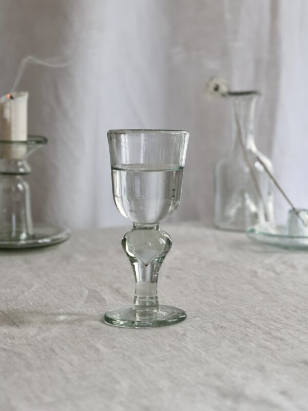 la-soufflerie-white-wine-glass-transparent-drinkware-stem-glasses-mouth-blown-recycled-glass