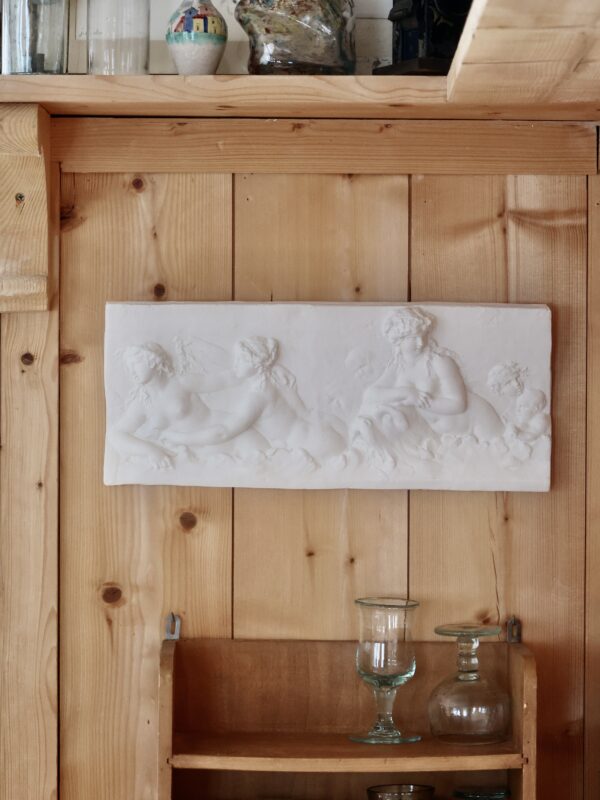 la-soufflerie-les-naiades-small-decorative-plaster-piece-on-wall