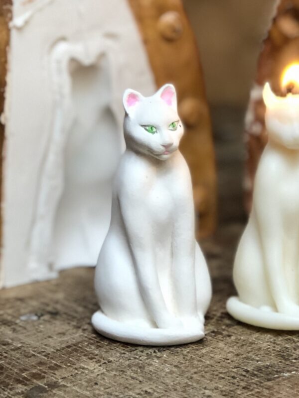 la-soufflerie-rosine-cat-shaped-plaster-sculpture