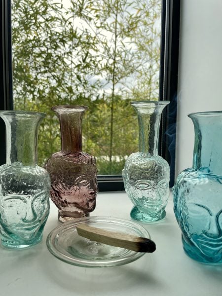 la-soufflerie-vase-tete-transparent-face-shaped-vase-mouth-blown-recycled-glass