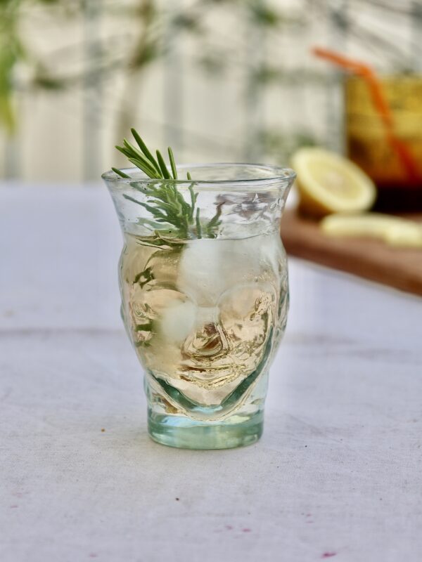 la-soufflerie-verre-tete-transparent-face-shaped-drinking-glass-mouth-blown-recycled-glass