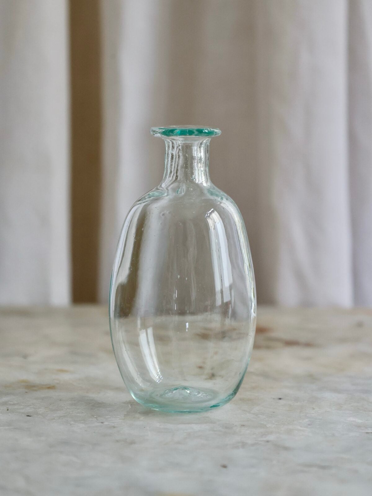 amour-sans-anse-transparent-hand-blown-recycled-glass-bud-vase