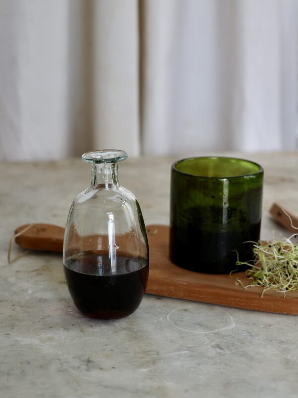 amour-sans-anse-transparent-hand-blown-recycled-glass-bud-vase