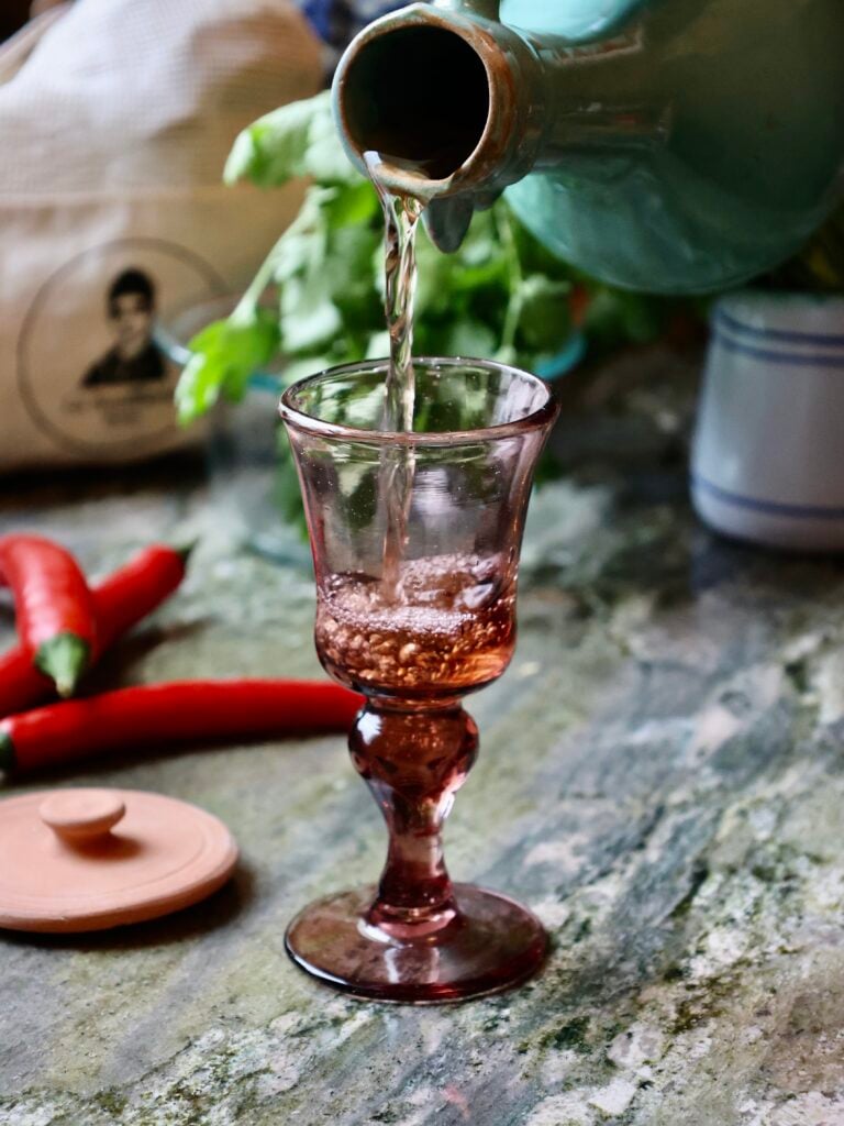 white-wine-glass-framboise-stem-glasses-mouth-blown-recycled-glass