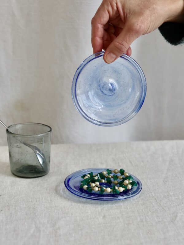 assiette-10cm-light-blue-tableware-plates-mouth-blown-recycled-glass