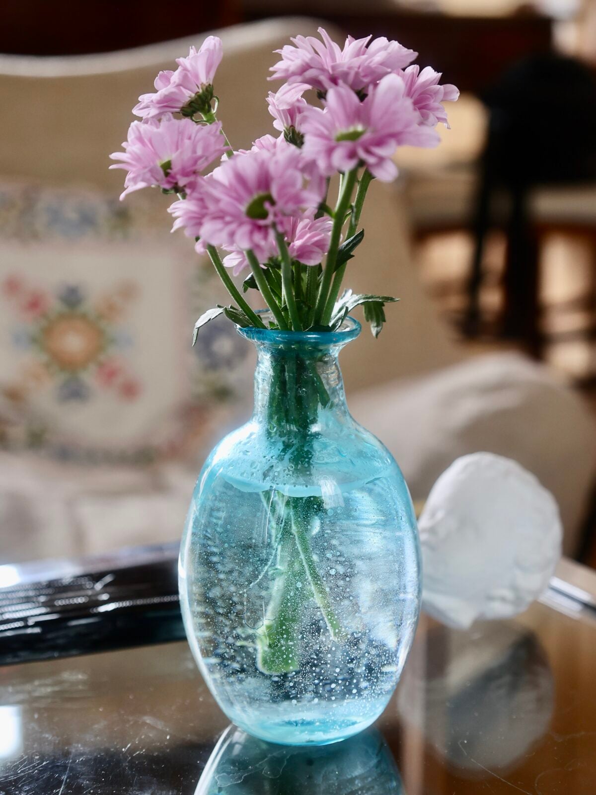 amour-sans-anse-turquoise-bud-vase-mouth-blown-recycled-glass