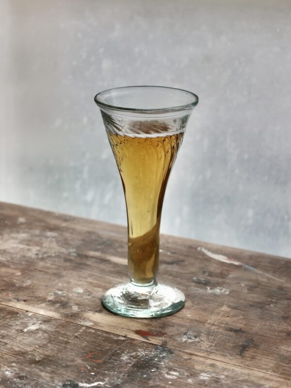 flûte-transparent-drinkware-mouth-blown-recycled-glass