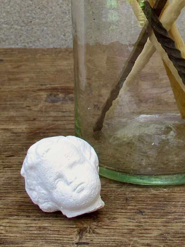 la-soufflerie-baby-head-small-handcrafted-plaster