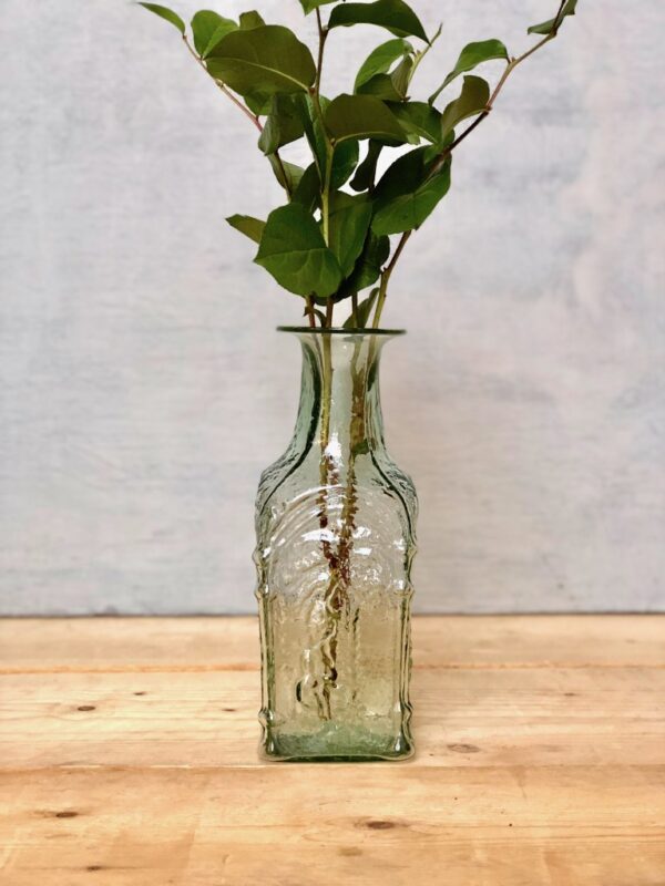 la-soufflerie-dates-transparent-mouth-blown-recycled-glass