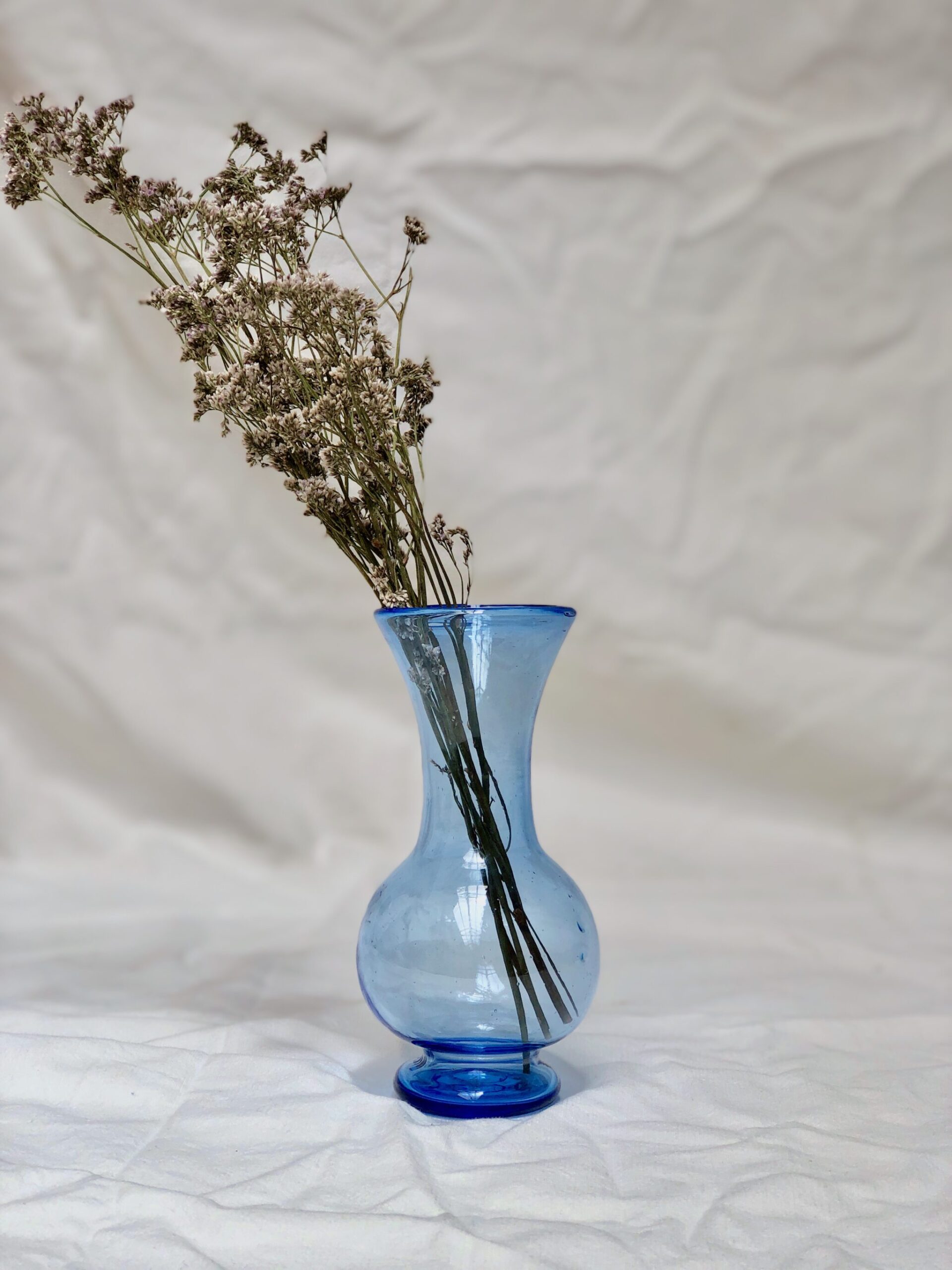 la-soufflerie-silhouette-light-blue-vase-mouth-blown-recycled-glass