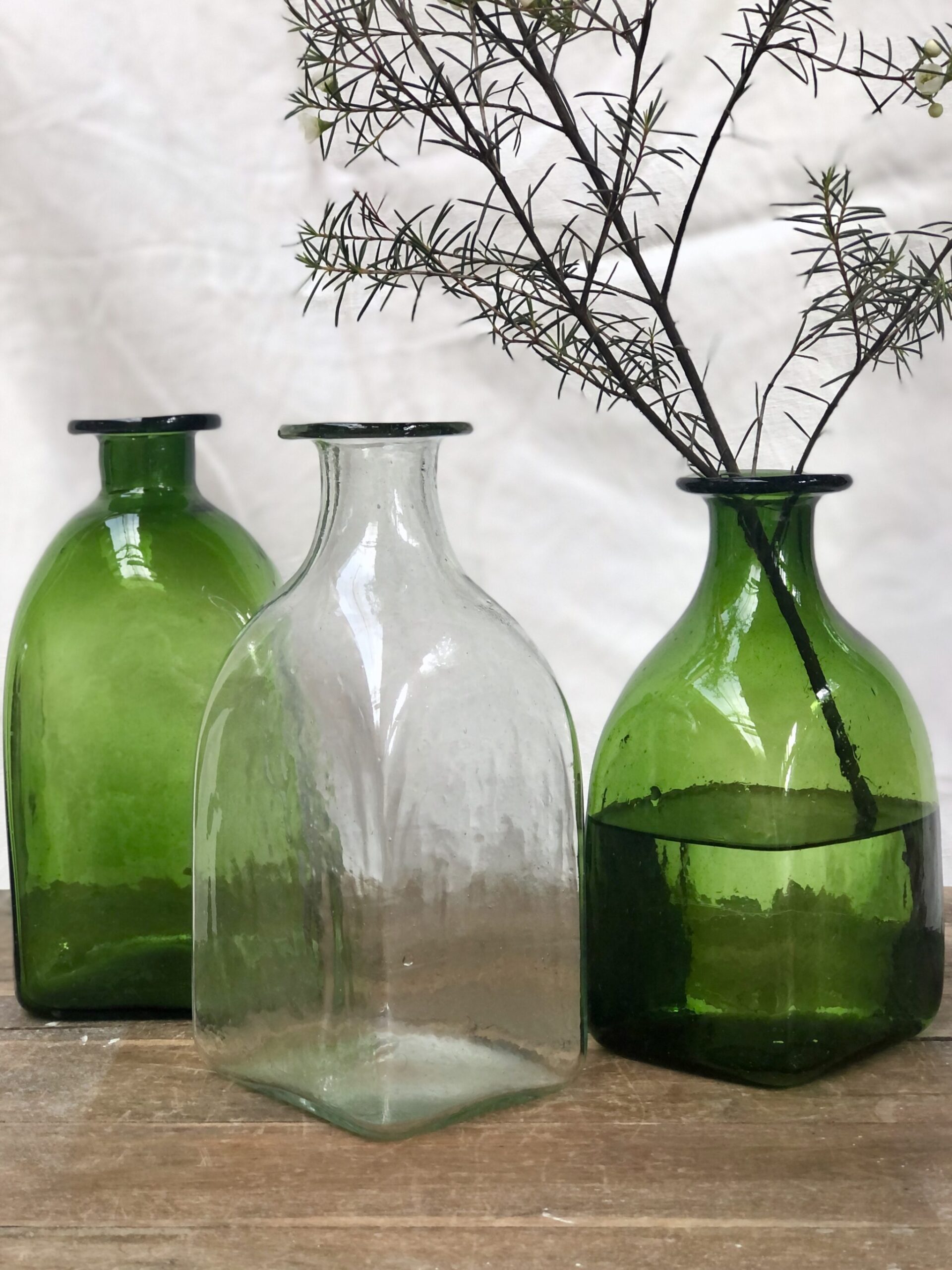 la-soufflerie-bouteille-carre-grand-olive-square-shape-large-carafe-vase-mouth-blown-recycled-glass