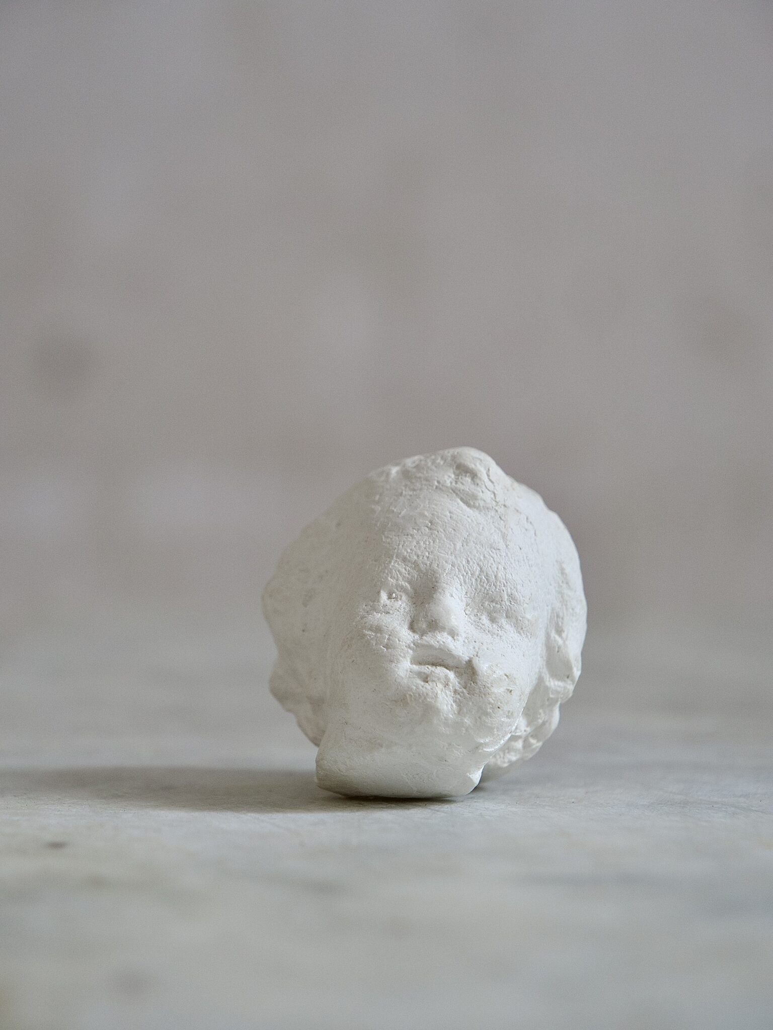 la-soufflerie-baby-head-medium-handcrafted-plaster