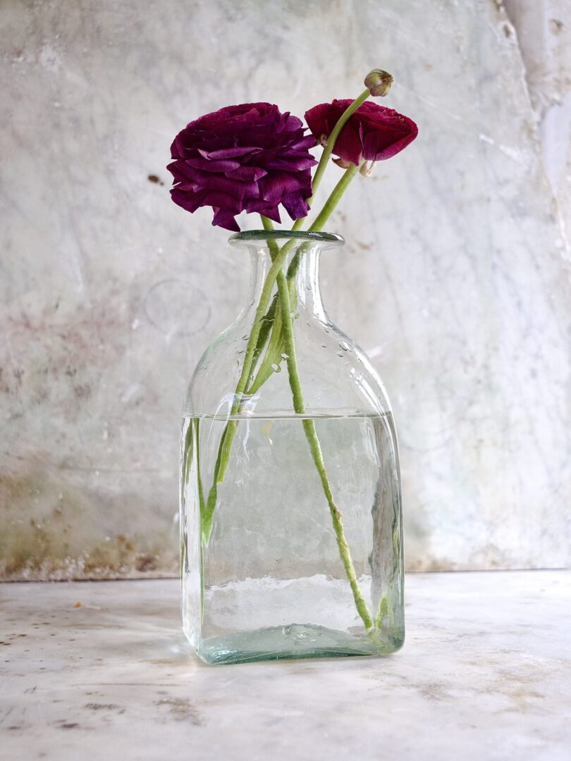 la-soufflerie-bouteille-carre-grand-transparent-mouth-blown-recycled-glass