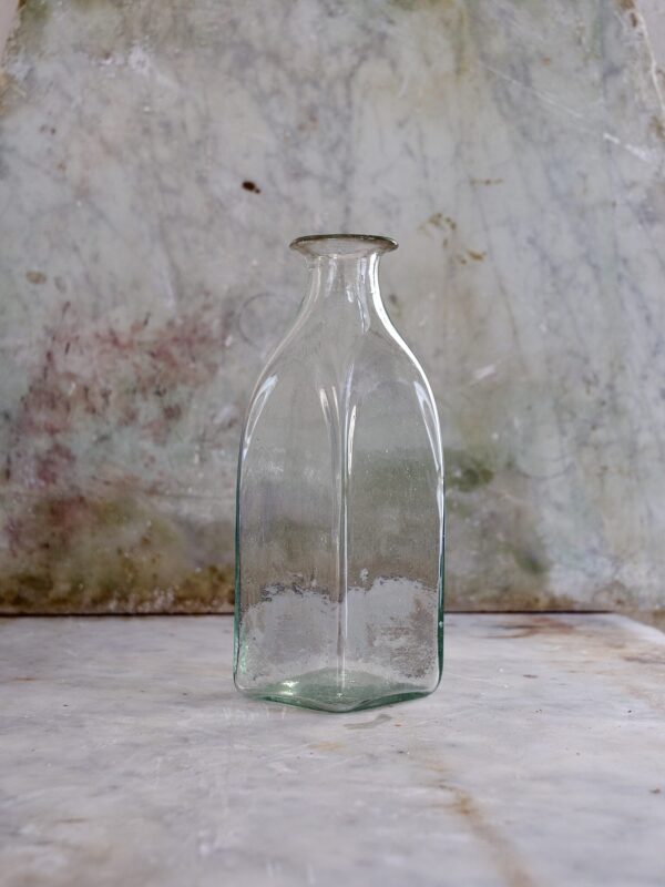 la-soufflerie-frigo-sans-bec-transparent-square-shape-carafe-mouth-blown-recycled-glass