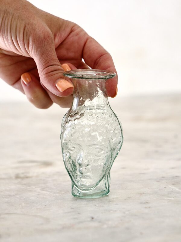 la-soufflerie-johnas-transparent-heads-face-heads-at-home-bud-vases-hand-blown-recycled-glass