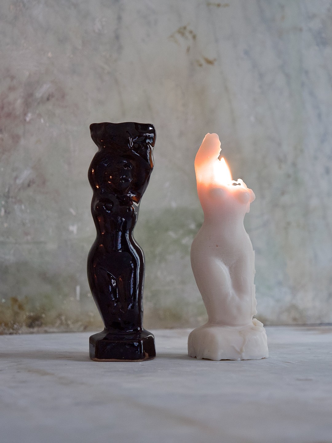 la-soufflerie-josephine-noir-handmade-terracotta-bud-vase
