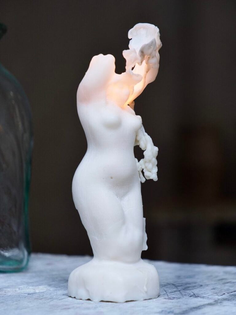 josephine-hand-poured-candle-female-nude