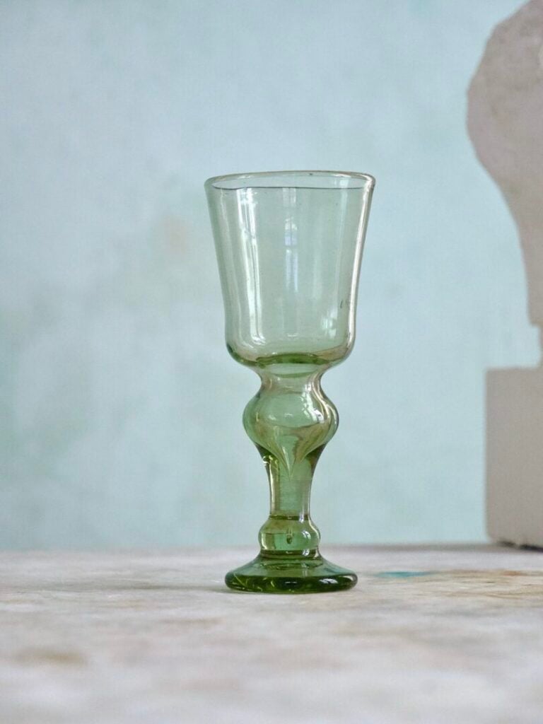 la-soufflerie-white-wine-glass-vert-fume-souffle-bouche