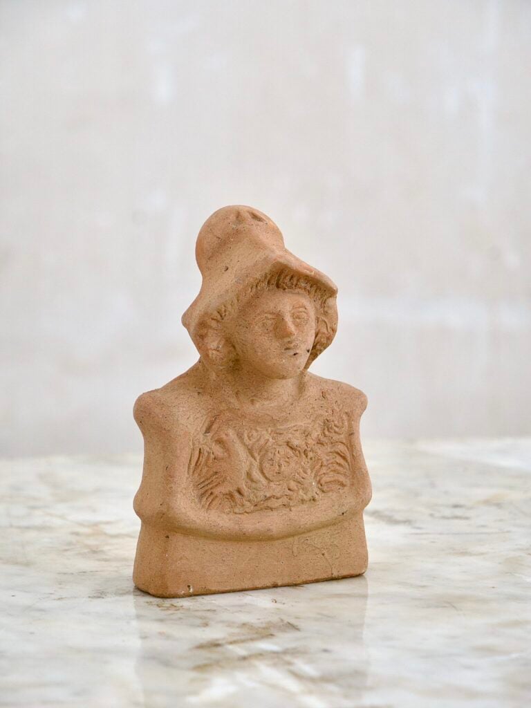 Pièce décorative faite à la main