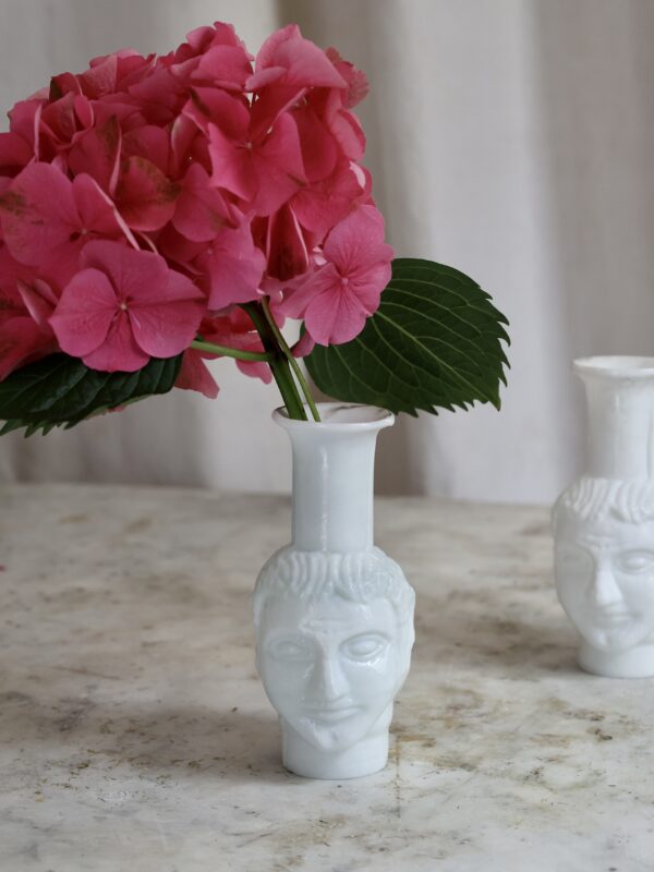 white-face-vase-with-pink-flowers