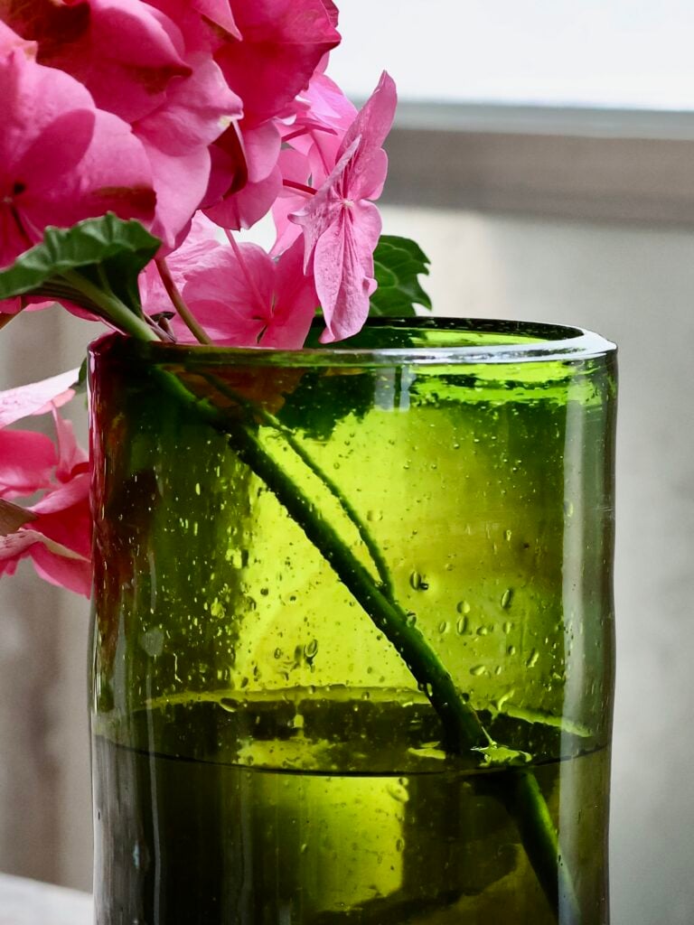 pied-douche-olive-vase-jar-mouth-blown-recycled-glass
