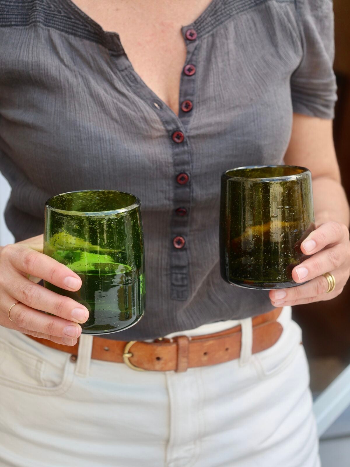 rodi-glass-olive-vert-drinking-glass-mouth-blown-recycled-glass