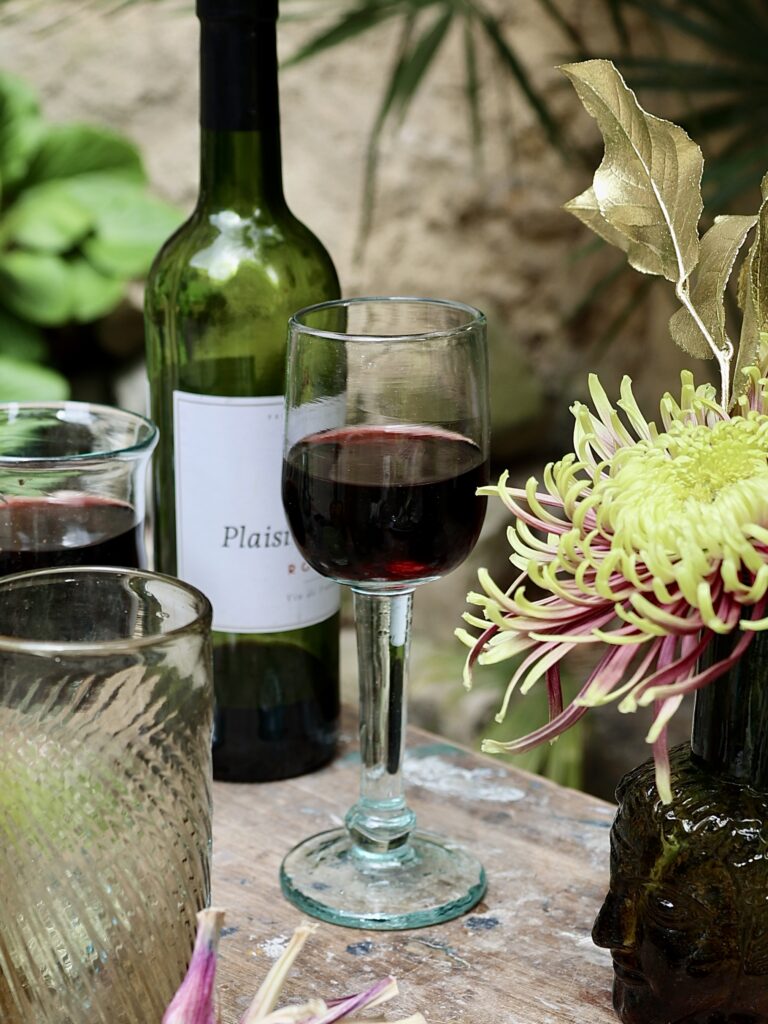 sassy-sauvignon-transparent-stem-glass