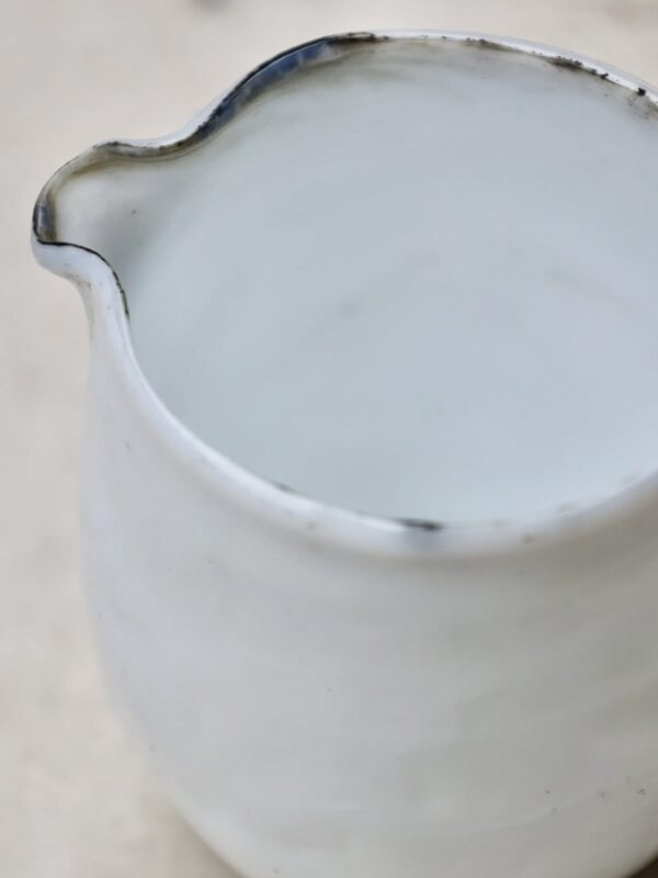 sauciere-bossele-white-handmade-recycled-glass