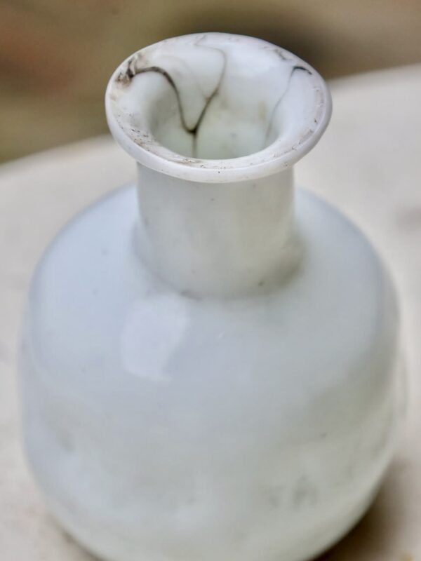 vase-bossele-white-mouth-blown-recycled-glass