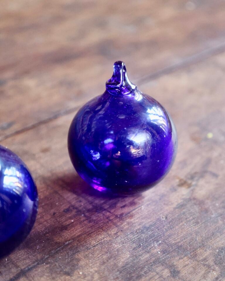 la-soufflerie-boule-dark-blue-6cm-boule-de-noël-bouche-soufflée-verre-recyclé