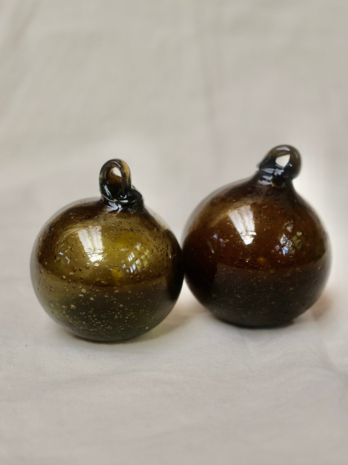 la-soufflerie-boule-marron-6cm-boule-de-noël-bouche-soufflée-verre-recyclé
