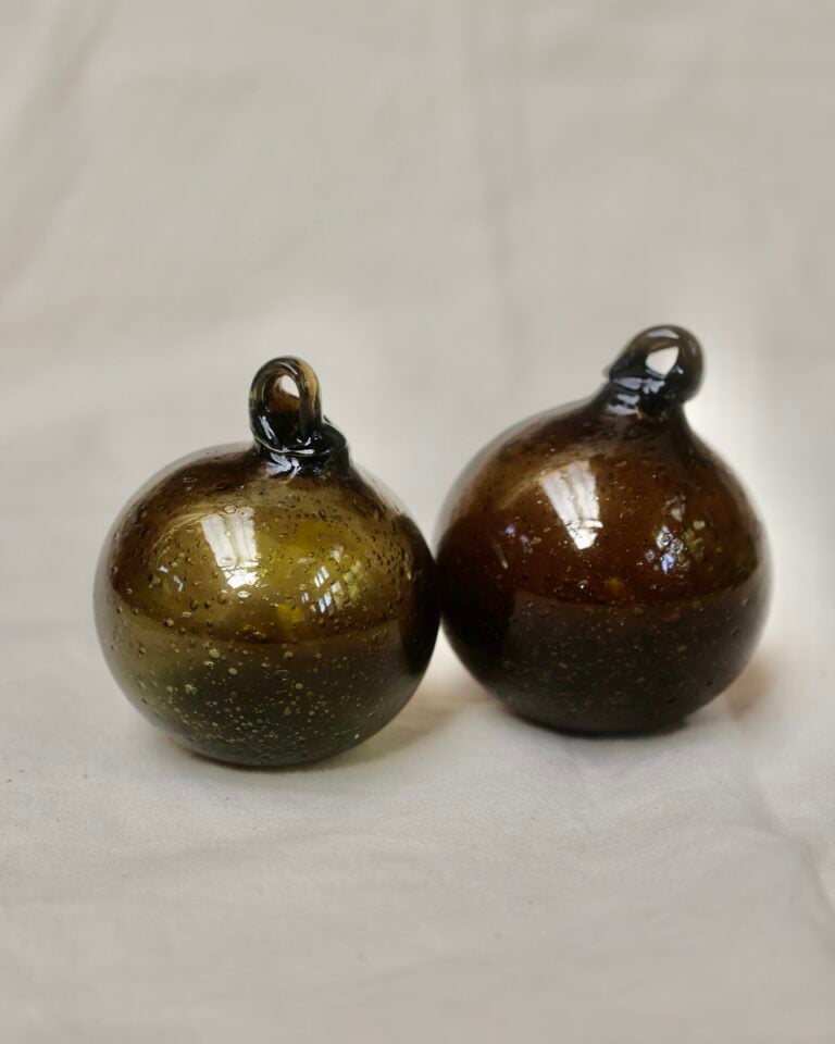 la-soufflerie-boule-marron-6cm-boule-de-noël-bouche-soufflée-verre-recyclé