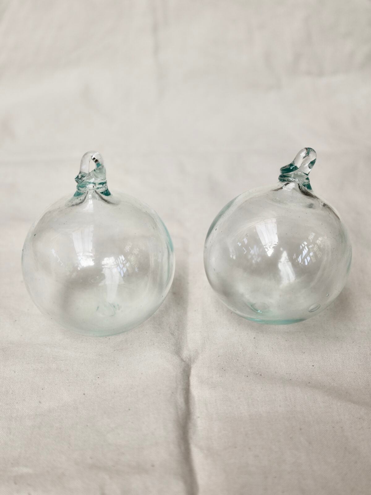 la-soufflerie-boule-transparent-8cm-boule-de-noël-bouche-soufflée-verre-recyclé