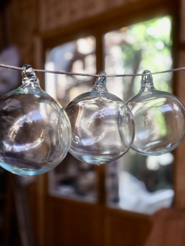 la-soufflerie-boule-transparent-8cm-christmas-ball-mouth-blown-recycled-glass