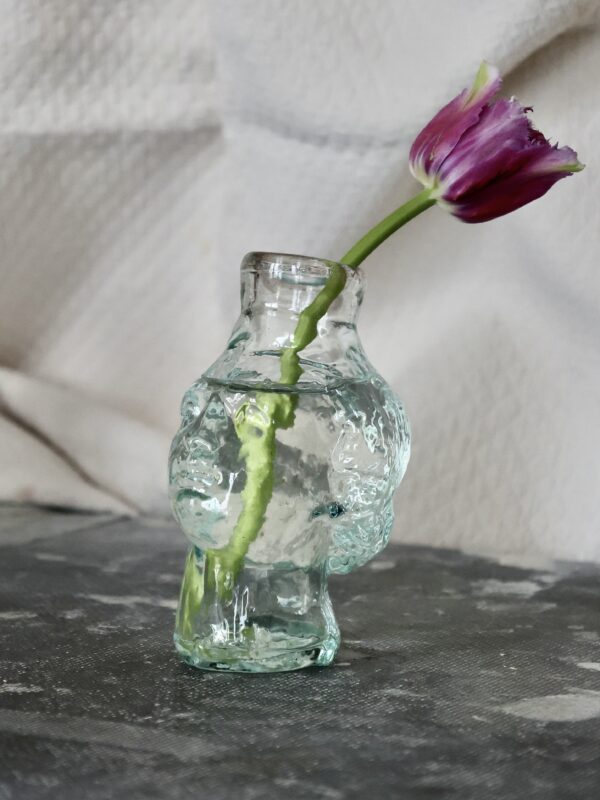 angelo-vase-transparent-bud-vase-head-mouth-blown-recycled-glass