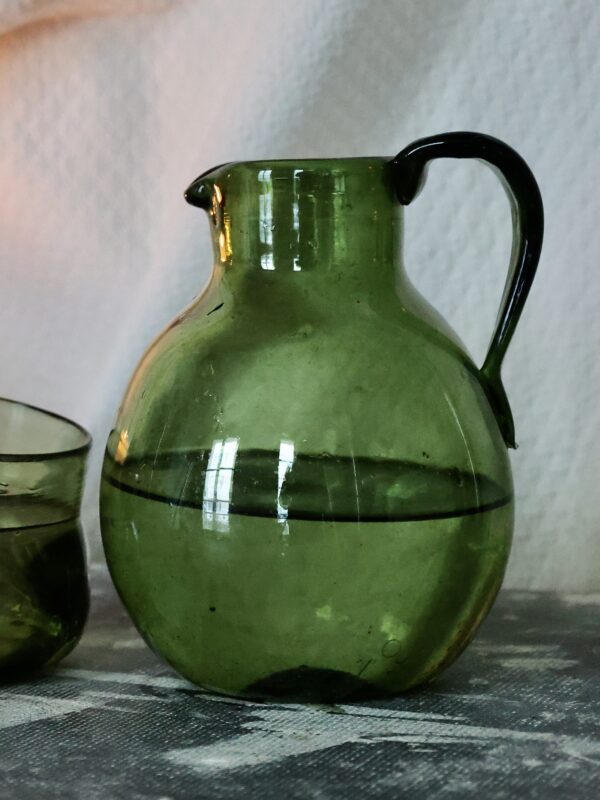 flagon-vert-fumé-carafe-vase-mouth-blown-recycled-glass