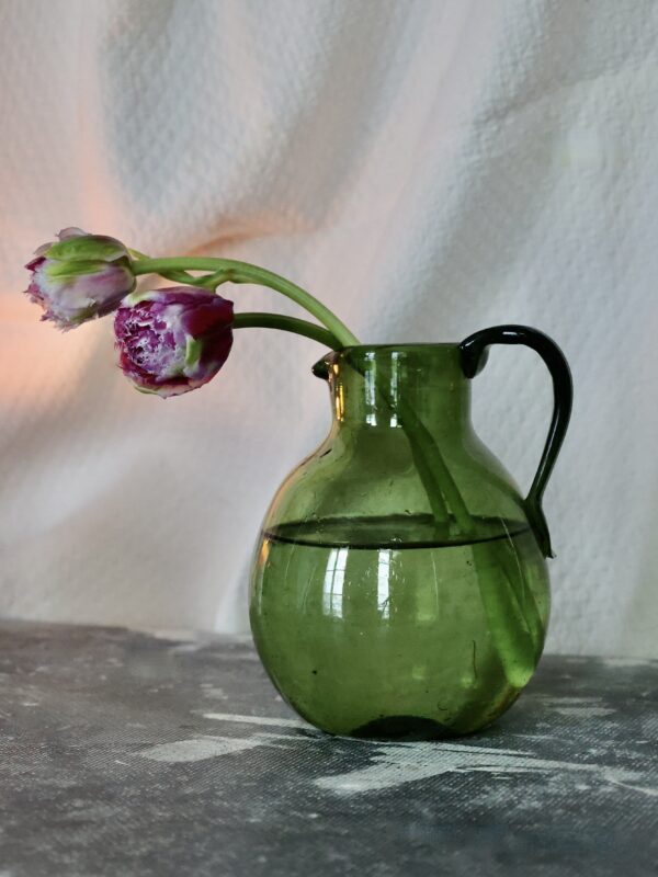 flagon-vert-fumé-carafe-vase-mouth-blown-recycled-glass