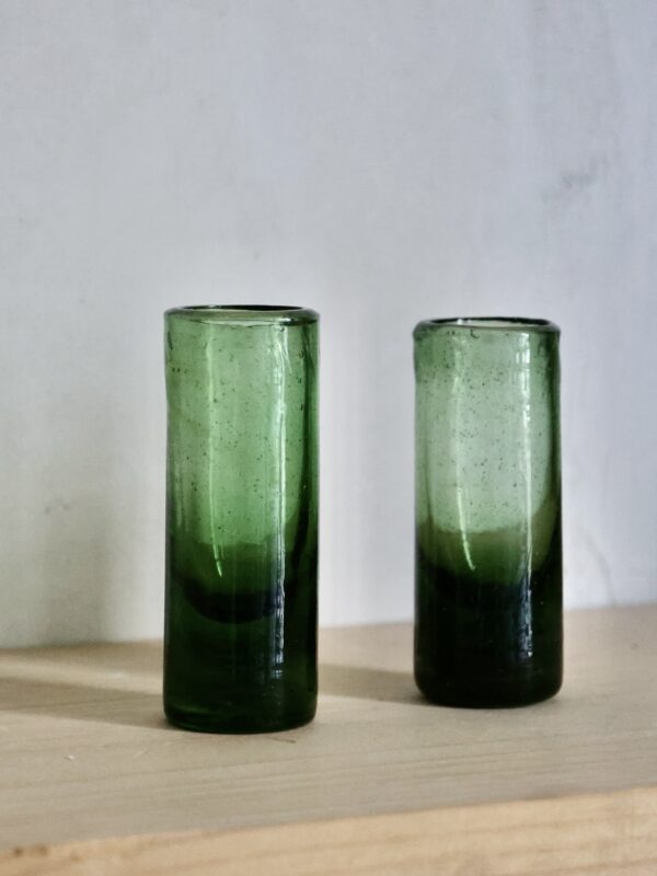 murano-shot-glass-vert-fumé-drinking-glass-mouth-blown-recycled-glass