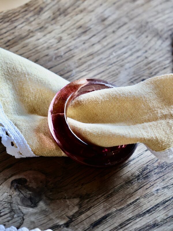 napkin-holder-framboise-accessories-mouth-blown-recycled-glass