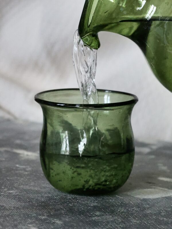 pocula-vert-fume-drinkware-tumbler-water-glass-mouth-blown-recycled-glass