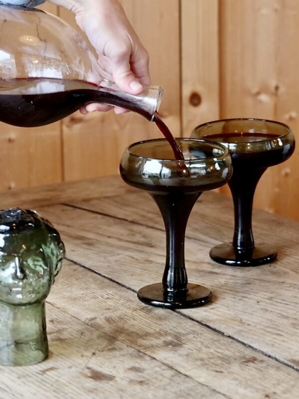 sissi-vert-fumé-drinkware-stem-glasses-mouth-blown-recycled-glass