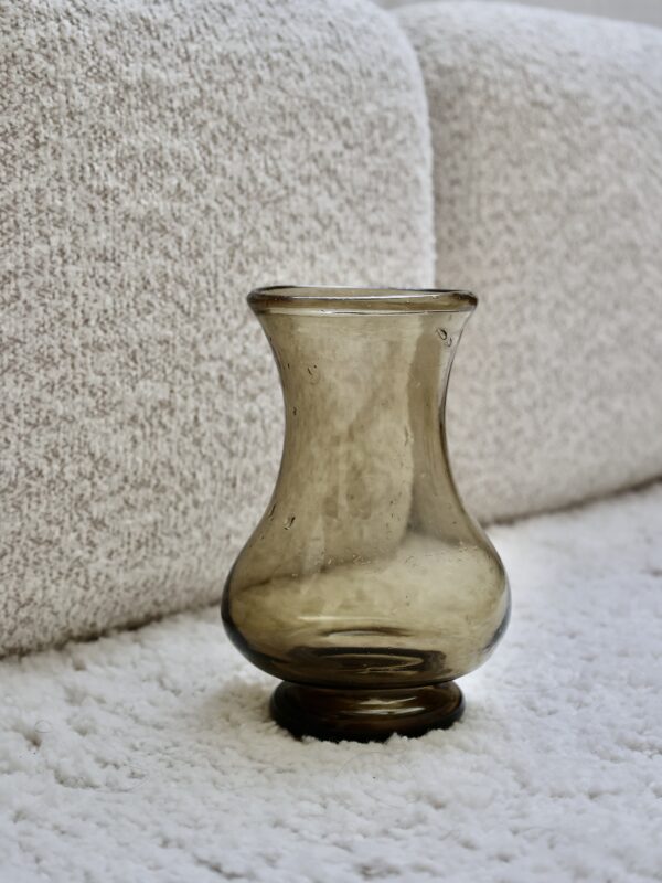 la-soufflerie-pichet-fumé-drinkware-carafes-pichers-decanters-hand-blown-recycled-glass