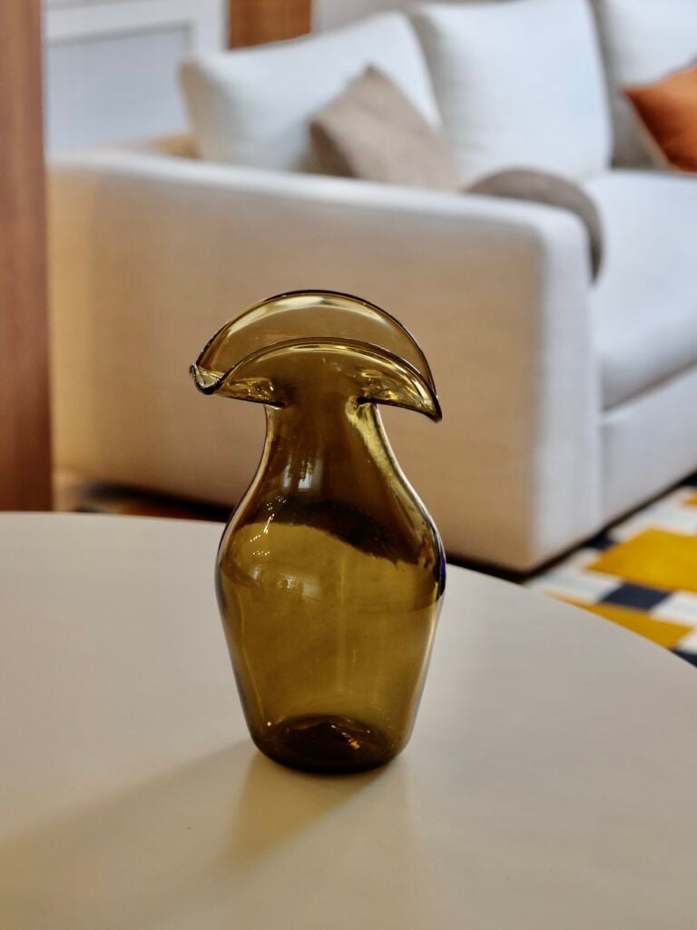 potao-xl-sans-anse-fume-carafe-vase-mouth-blown-recycled-glass