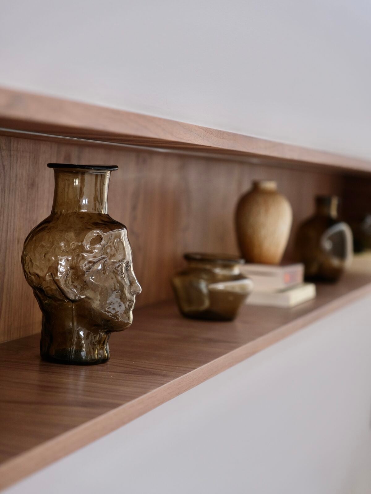 roma-chemise-fume-face-vase-mouth-blown-recycled-glass