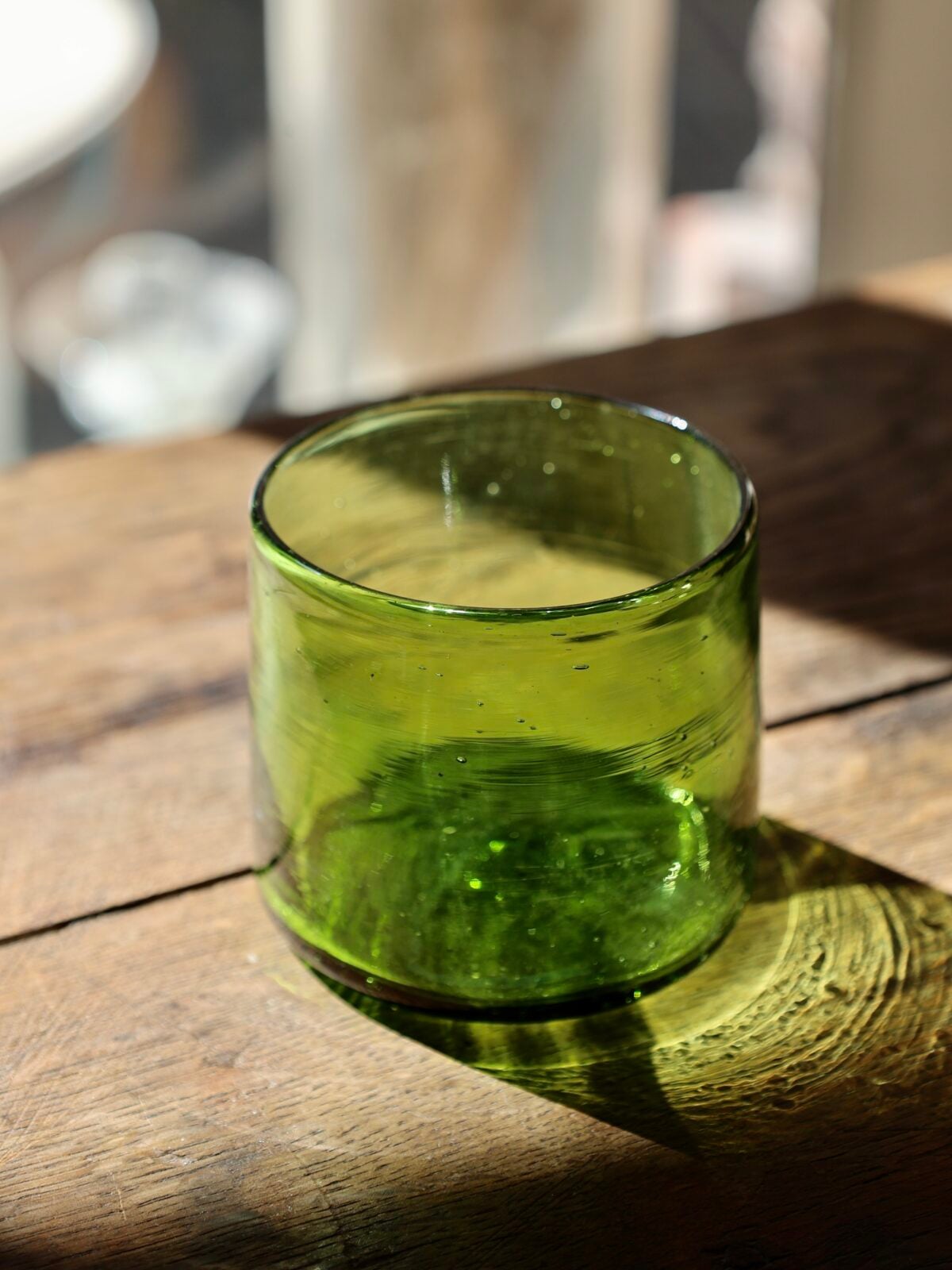 la-soufflerie-verre-palais-vert-olive-drinkware-tumbler-water-glass-mouth-blown-recycled-glass