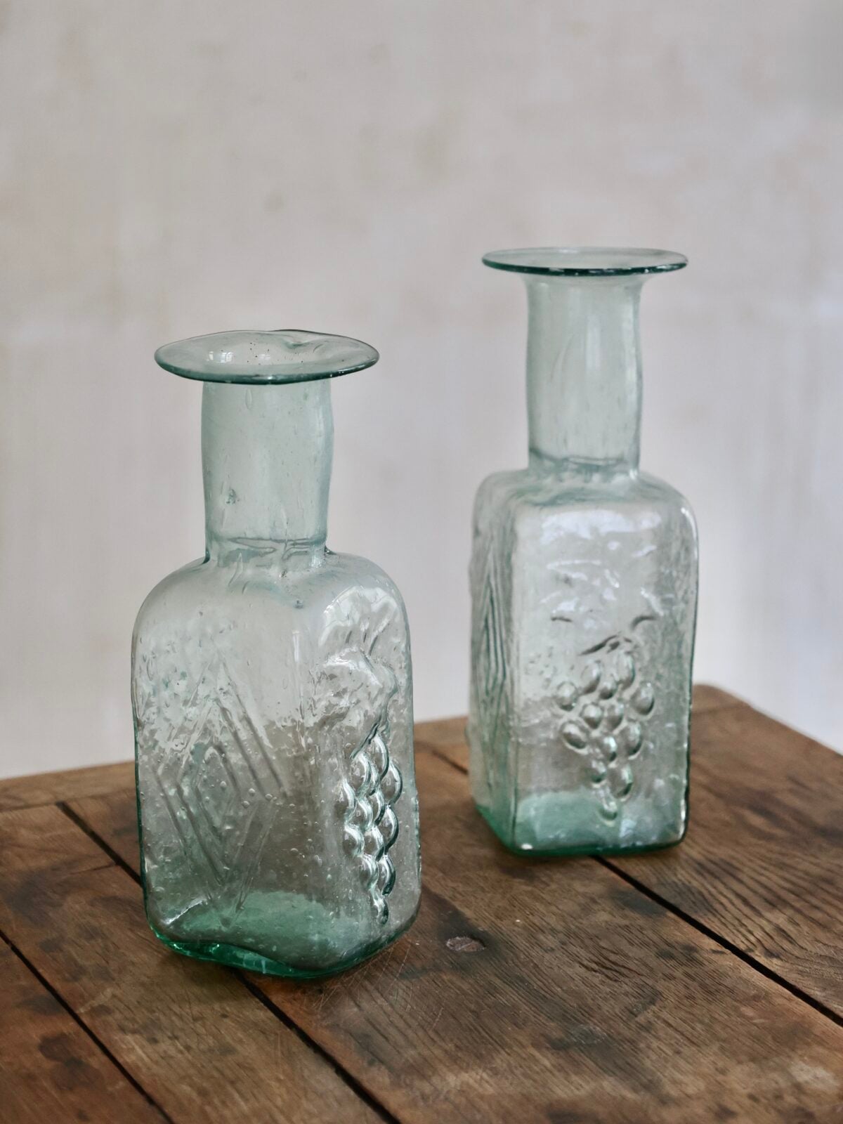 menora-transparent-carafe-vase-verre-recycle-souffle-bouche