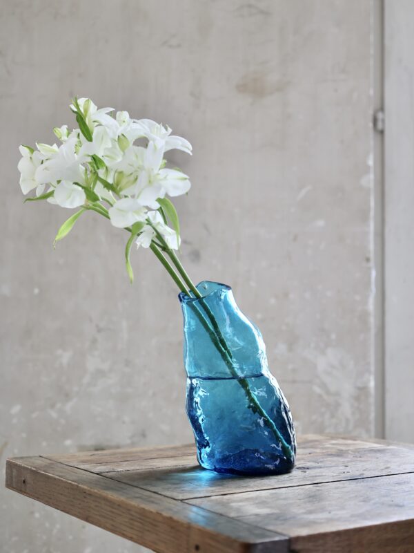 kana-turquoise-vase-mouth-blown-recycled-glass