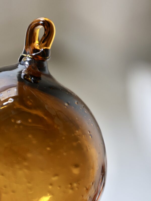 boule-8cm-brown-mouth-blown-recycled-glass