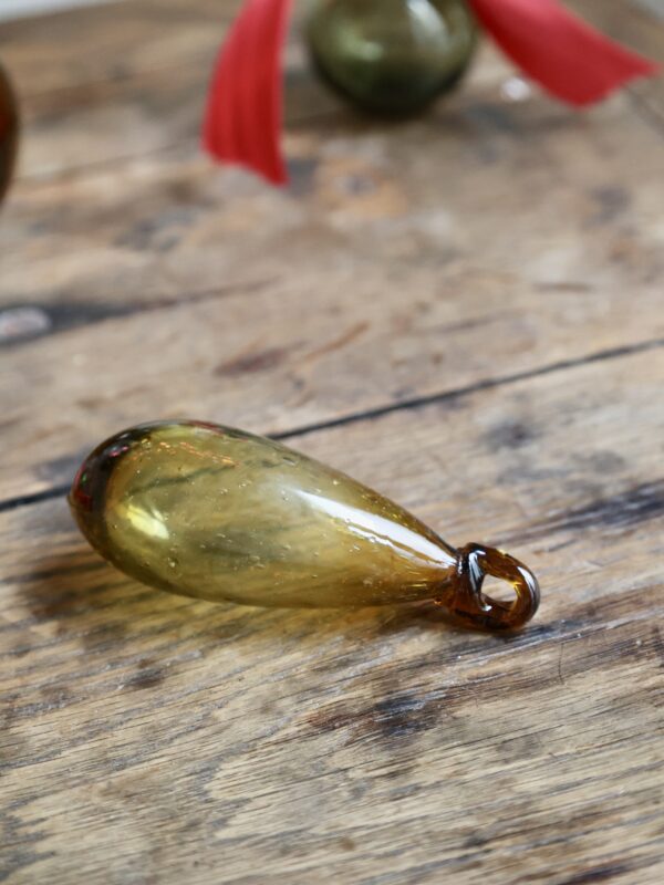 boule-goutte-miel-handmade-recycled-glass
