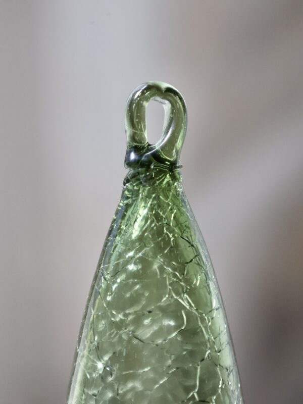 boule-goutte-vert-fume-mouth-blown-recycled-glass
